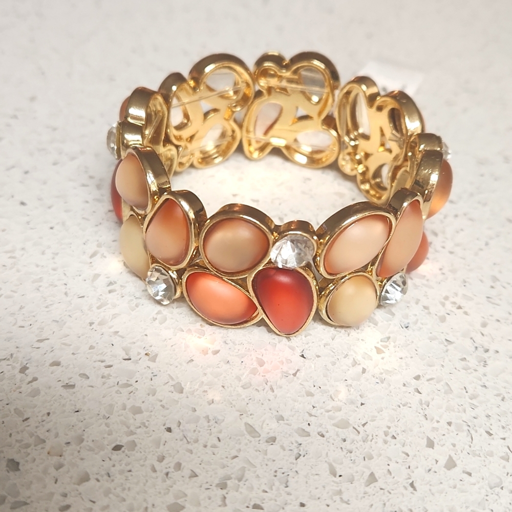 Charming Charlie NWT Peachy 🍑 Coral Fashion Bracelet